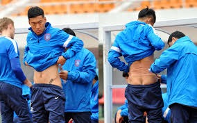 枯坐90分钟 33岁萨拉赫暗示离队 炮轰斯洛特：背信弃义一脚踹开我