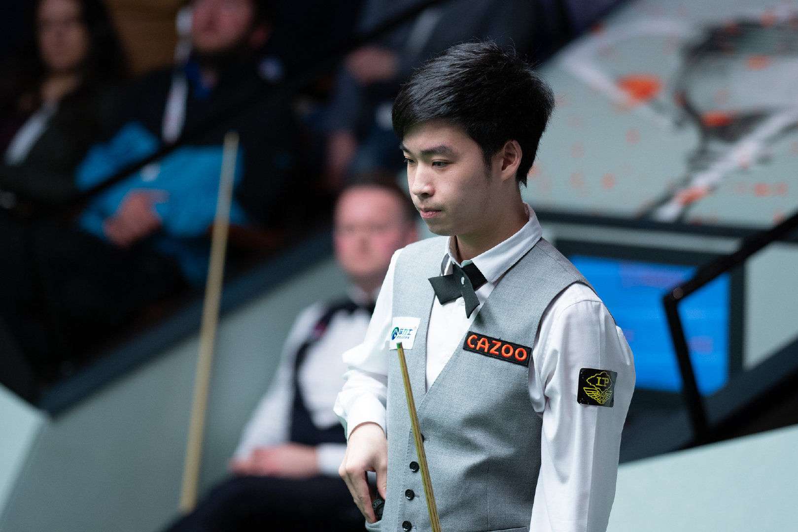 间掏出红牌 间掏出红牌